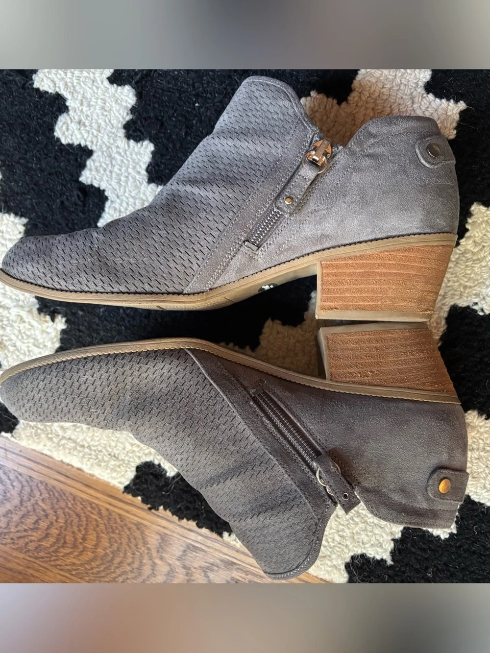 Women’s Gray Textured Slip-On Ankle Shoes